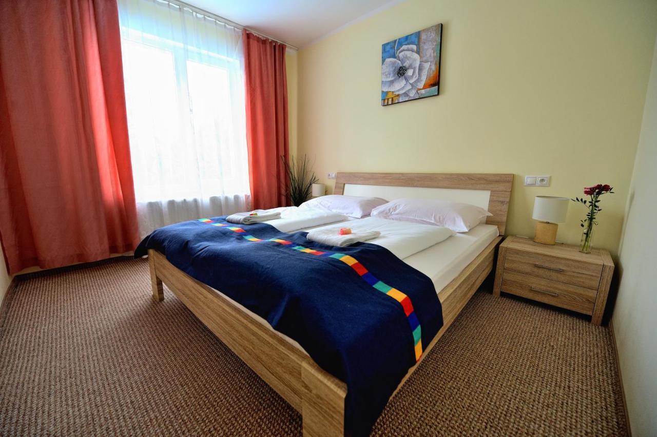 Hotel KOREKT Piest'any Buitenkant foto