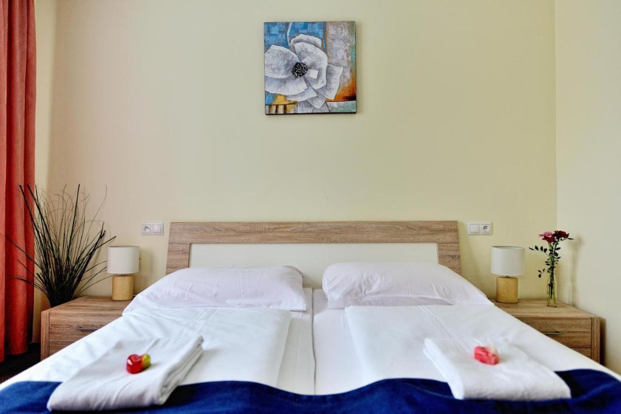 Hotel KOREKT Piest'any Buitenkant foto